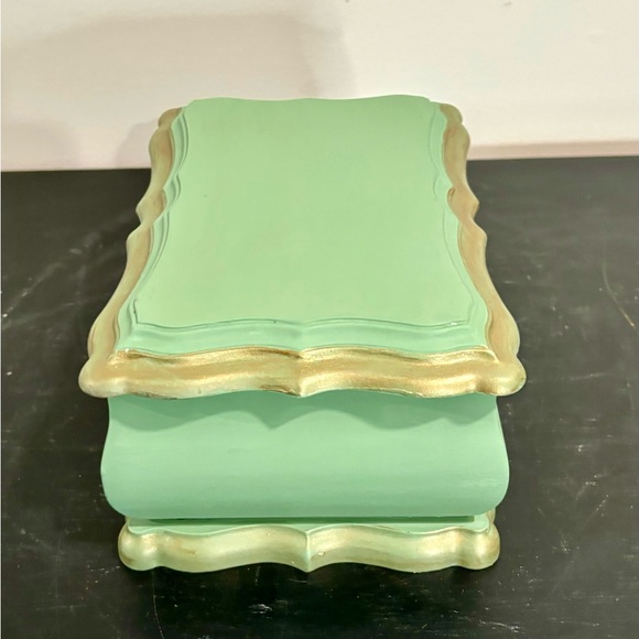 Light Green and Gold Painted Vintage Bombay Brand Jewelry Box - Picture 7 of 10